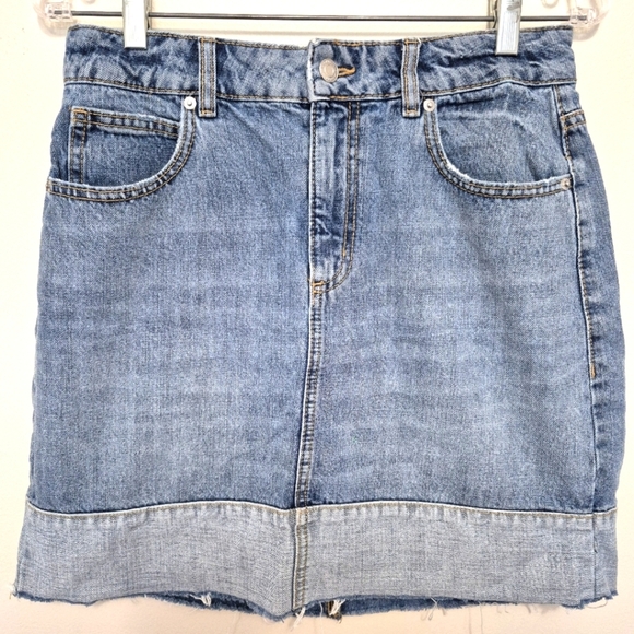 Dynamite Two Toned Blue Denim Mini Skirt – Size Small - Picture 1 of 4